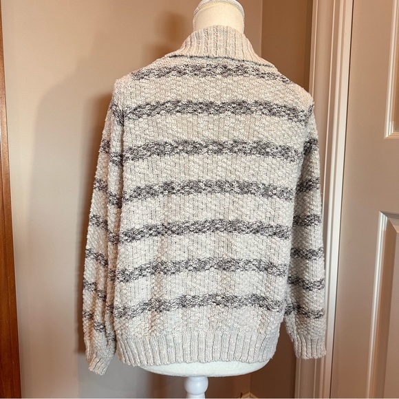 O’Neill Knit Cardigan Sweater Cream and Gray Size Small - Picture 4 of 5